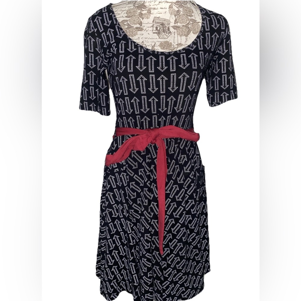 Effies Heart Dress Womens Size M Arrow Dress Jersey Stretch Retro Fit N Flare